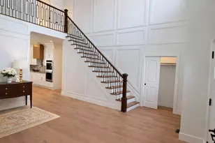 38 Dogwood Ln, Levittown, NY 11756 - Photo 5