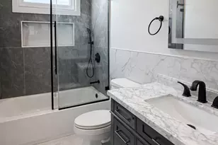 38 Dogwood Ln, Levittown, NY 11756 - Photo 11