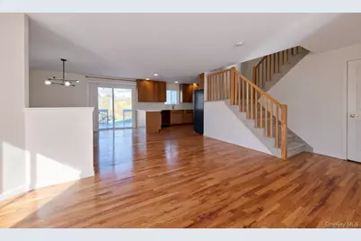 241 Tamerisk Lane, New Windsor, NY 12553 - Photo 3