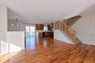 241 Tamerisk Ln, New Windsor, NY 12553 - Photo 3