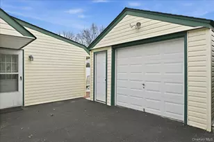 816 Merillon Ave, Westbury, NY 11590 - Photo 27