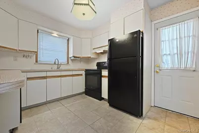 816 Merillon Avenue, Westbury, NY 11590 - Photo 11