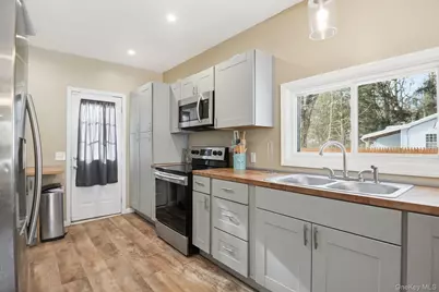 35 Shady Creek Road, Pleasant Valley, NY 12569 - Photo 13