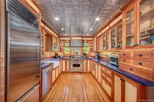 6 White Ln, Hampton Bays, NY 11946 - Photo 7