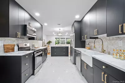 282 Vanderbilt Boulevard, Oakdale, NY 11769 - Photo 13