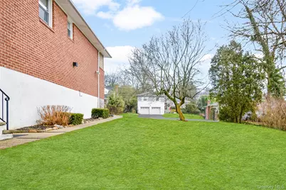 60 E Fort Hill Road, Yonkers, NY 10710 - Photo 39