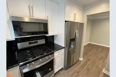 91 South Clinton Avenue #8B, Bay Shore, NY 11706 - Photo 3