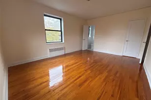 160 S Middle Neck Rd, Great Neck, NY 11021 - Photo 13