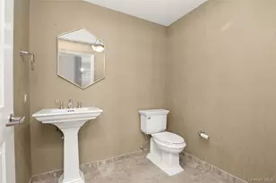 10 Byron Pl, Larchmont, NY 10538 - Photo 17