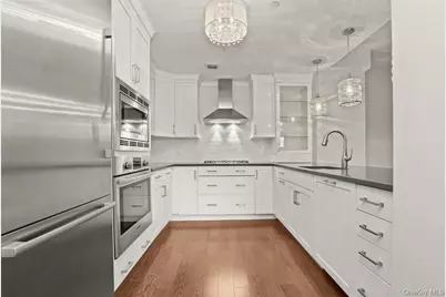 10 Byron Place #219, Larchmont, NY 10538 - Photo 11