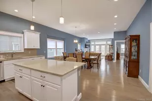 2 Spruce Pl, Bohemia, NY 11716 - Photo 7