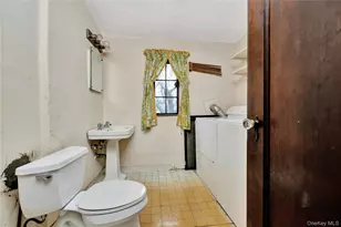 164-04 33rd Ave, Flushing, NY 11358 - Photo 23