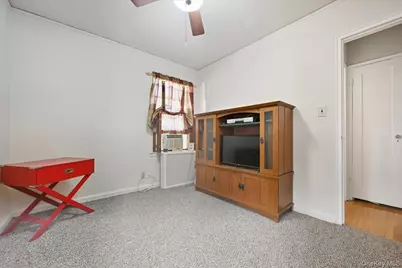 38 Irving Lane, New Hyde Park, NY 11040 - Photo 15