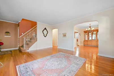 38 Irving Lane, New Hyde Park, NY 11040 - Photo 7