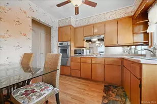 38 Irving Ln, New Hyde Park, NY 11040 - Photo 11