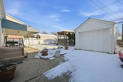 38 Irving Lane, New Hyde Park, NY 11040 - Photo 27