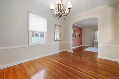 38 Irving Lane, New Hyde Park, NY 11040 - Photo 9