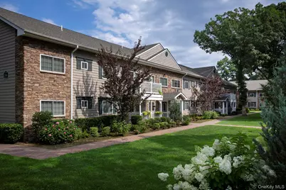 556 New Highway #4-2D, Hauppauge, NY 11788 - Photo 1
