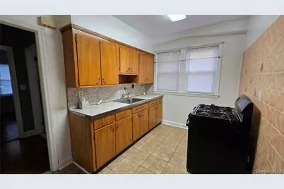 68-09 Alderton Street #1st Fl, Rego Park, NY 11374 - Photo 7