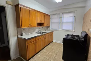 68-09 Alderton St, Rego Park, NY 11374 - Photo 7