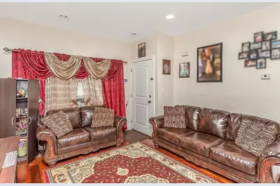 16013 N Conduit Avenue, Springfield Gardens, NY 11434 - Photo 5