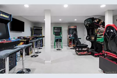 19 W Tiana Road, Hampton Bays, NY 11946 - Photo 25