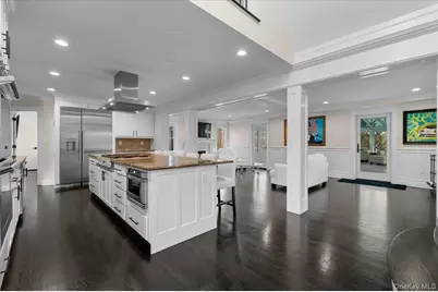 19 W Tiana Road, Hampton Bays, NY 11946 - Photo 7