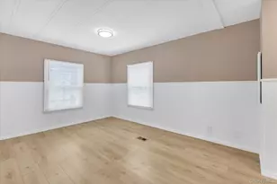 525-183 Riverleigh Ave, Riverhead, NY 11901 - Photo 7