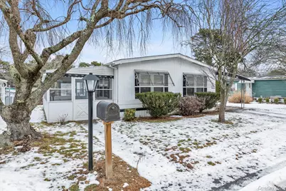 525-183 Riverleigh Avenue #183, Riverhead, NY 11901 - Photo 1