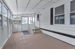 525-183 Riverleigh Ave, Riverhead, NY 11901 - Photo 13