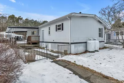 525-183 Riverleigh Avenue #183, Riverhead, NY 11901 - Photo 15