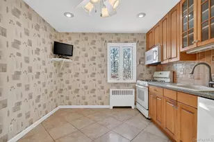 47 Lawrence Dr, White Plains, NY 10603 - Photo 7