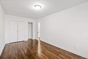 953A E 217th St, Bronx, NY 10469 - Photo 11