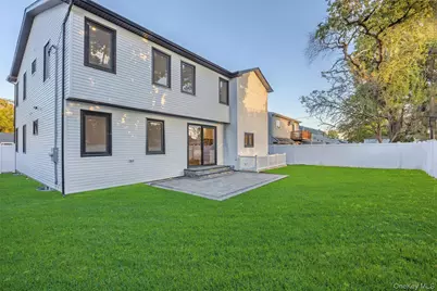 182 Friends Lane, Westbury, NY 11590 - Photo 39