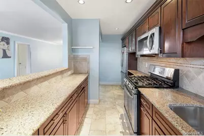 2 Soundview Avenue #2D, White Plains, NY 10606 - Photo 9