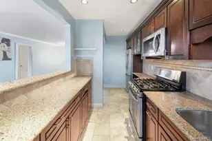 2 Soundview Ave, White Plains, NY 10606 - Photo 9