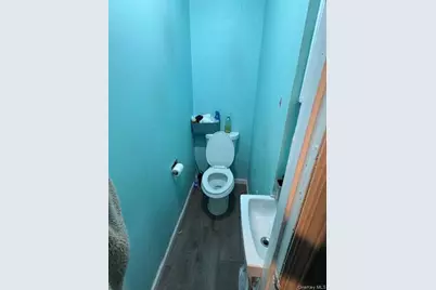 7 Deer Park Road, Huntington Station, NY 11743 - Photo 5