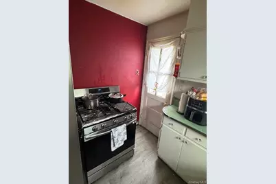 7 Deer Park Road, Huntington Station, NY 11743 - Photo 3