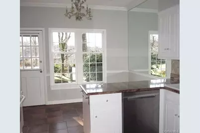 10 Duke Of Gloucester, Manhasset, NY 11030 - Photo 7