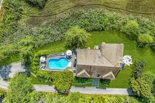 56 S Country Rd, Westhampton, NY 11977 - Photo 37