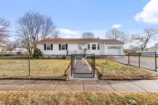 43 Nimitz Ave, Brentwood, NY 11717 - Photo 3