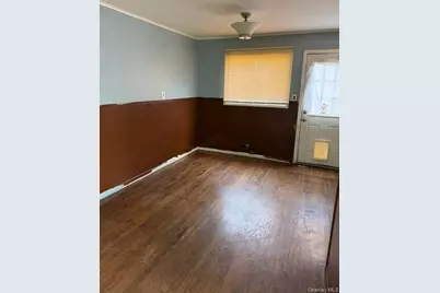 15 Foley Place, Huntington Station, NY 11746 - Photo 5