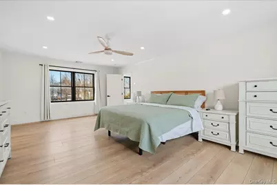 2180 Feuereisen Avenue, Ronkonkoma, NY 11779 - Photo 27