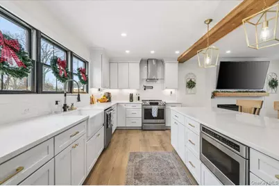 2180 Feuereisen Avenue, Ronkonkoma, NY 11779 - Photo 17