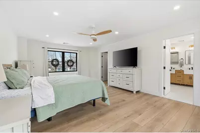 2180 Feuereisen Avenue, Ronkonkoma, NY 11779 - Photo 25