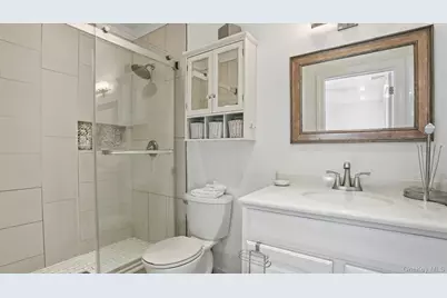 44 Oak Street, Westhampton Beach, NY 11978 - Photo 17