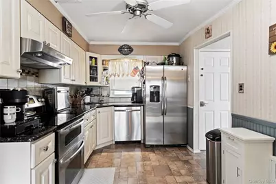 40 Belmont Boulevard, Elmont, NY 11003 - Photo 11