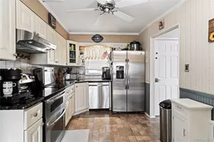 40 Belmont Blvd, Elmont, NY 11003 - Photo 11