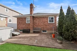 40 Belmont Blvd, Elmont, NY 11003 - Photo 23