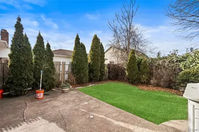 40 Belmont Boulevard, Elmont, NY 11003 - Photo 25